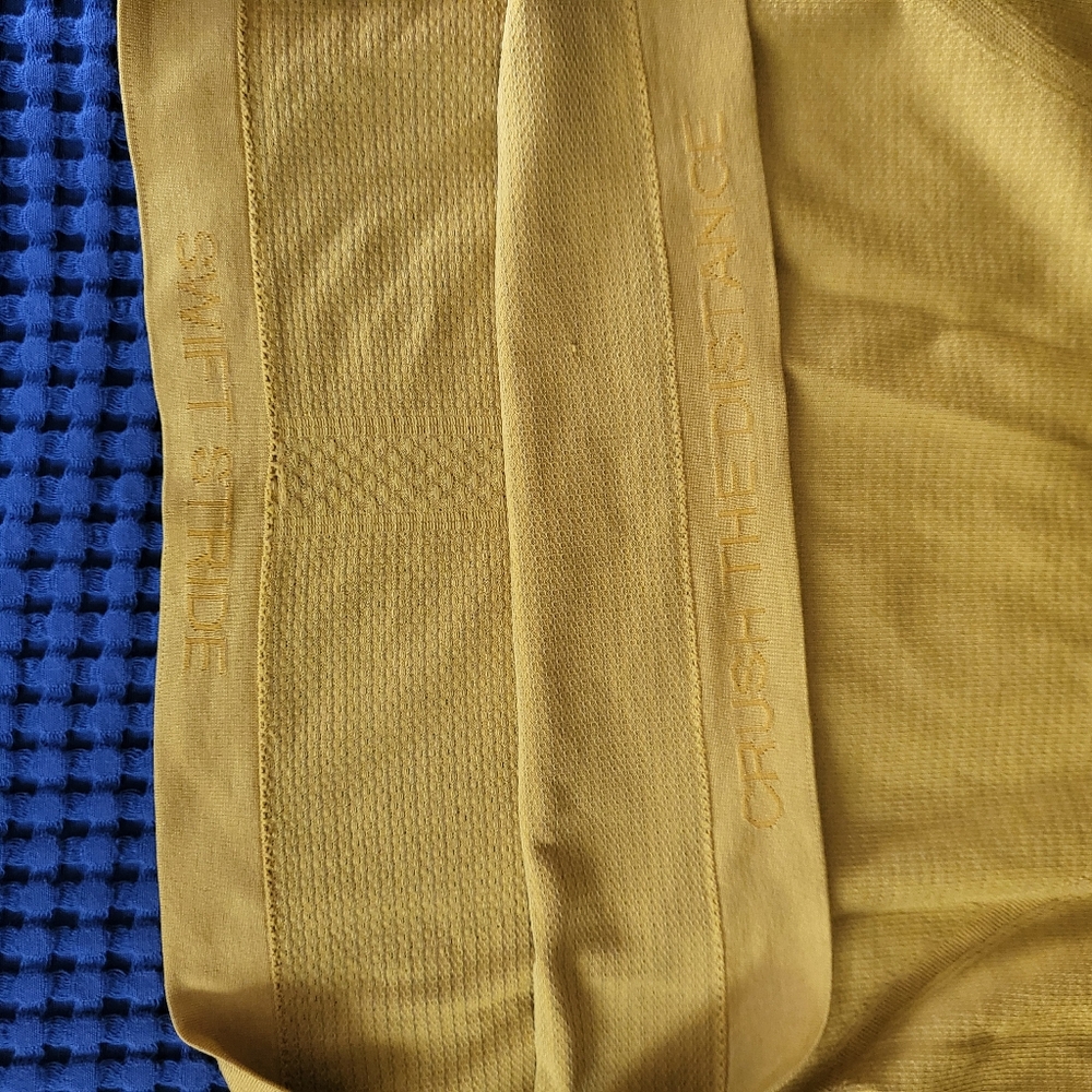 Lululemon - Picture 5 of 5
